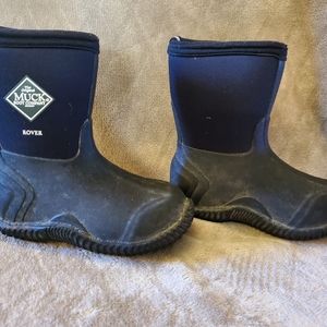 Toddler Muck boots size 10